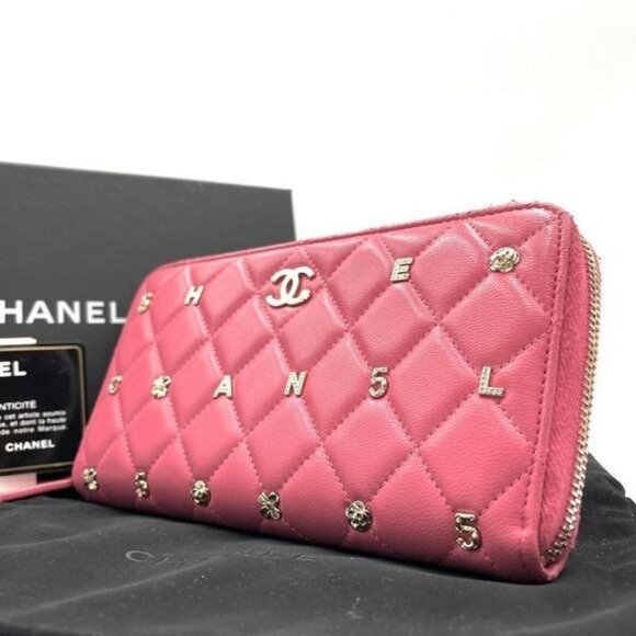 🎀 RARE 🎀 Authentic CHANEL Pink Lucky Lambskin Rhinestone Matelasse Long Wallet - Picture 2 of 10